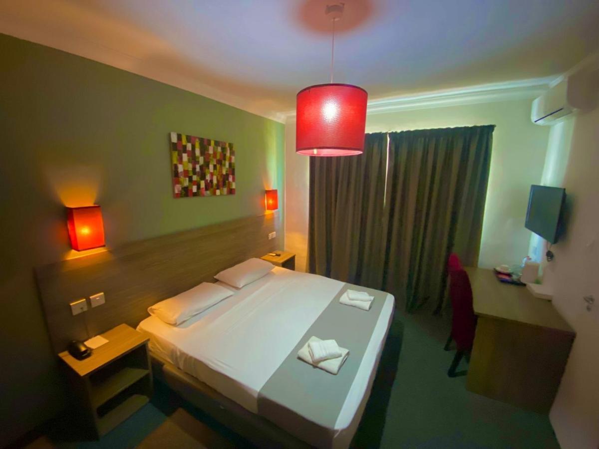 Hotel Spinola 3*
