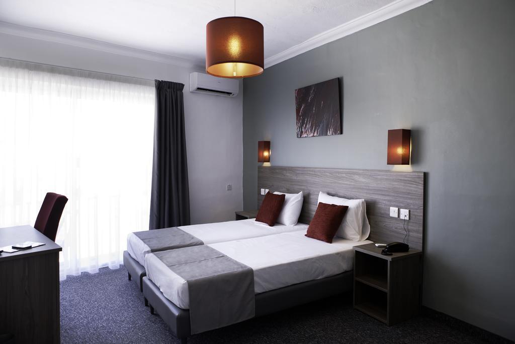 Spinola 3*