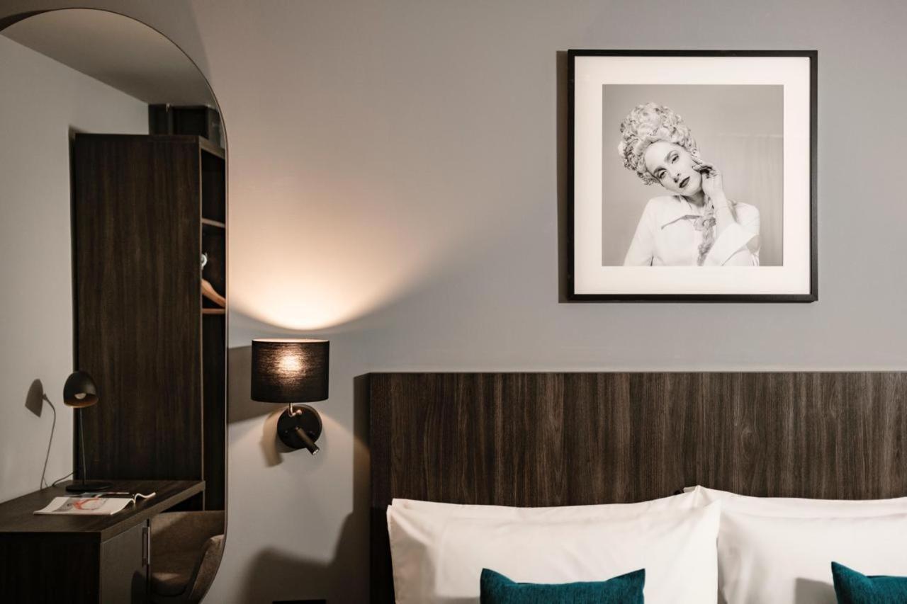 Spinola 3*