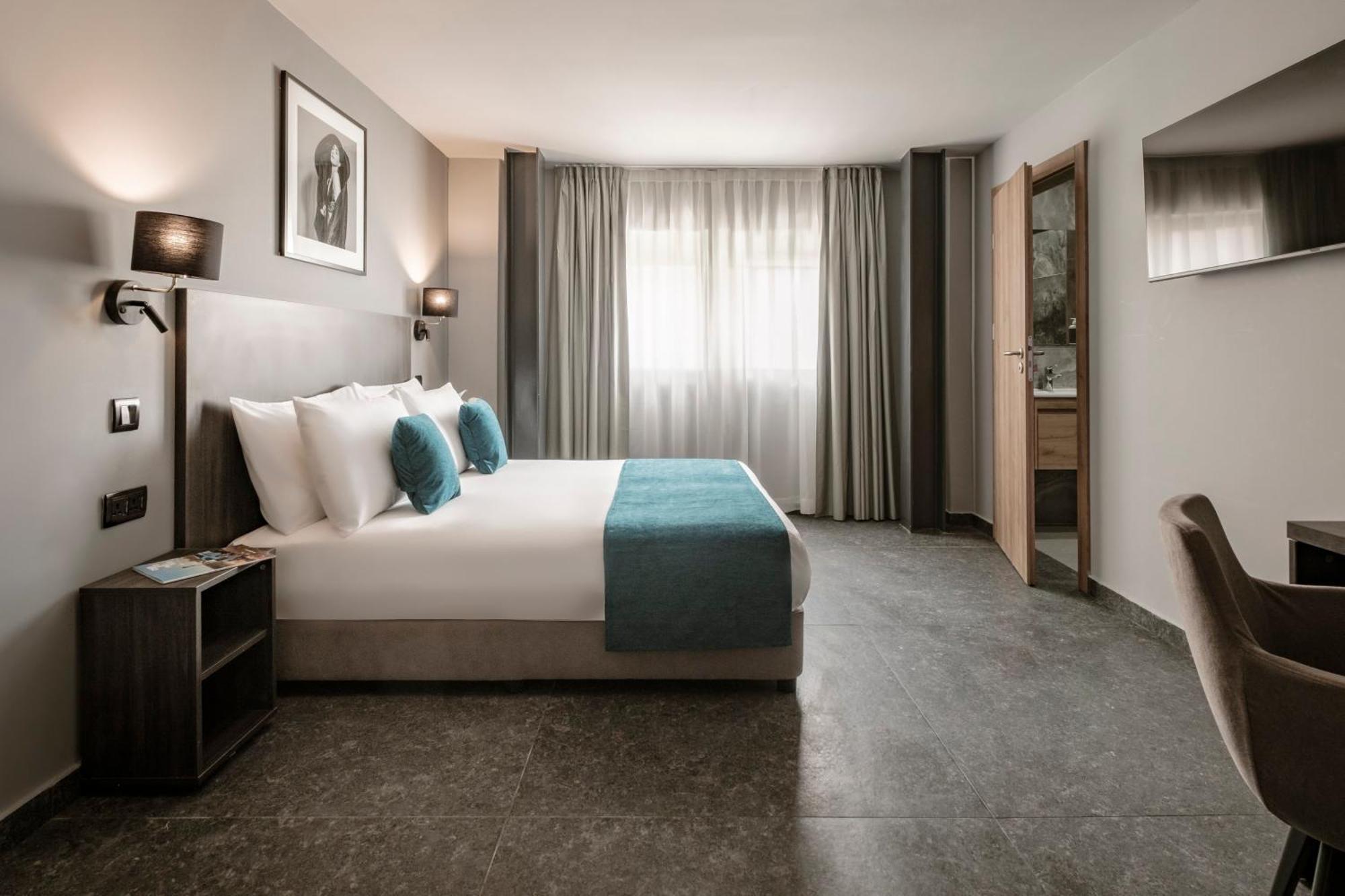 Spinola 3*